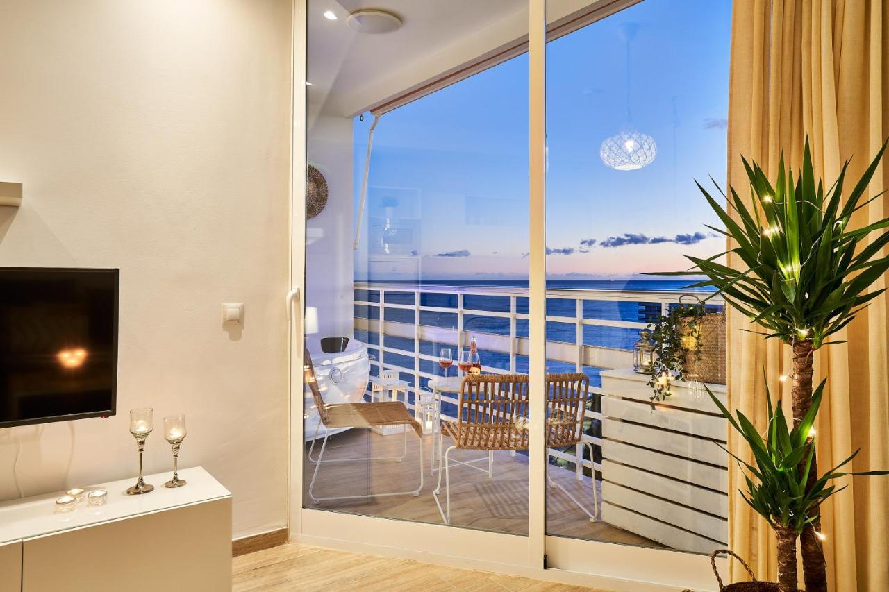 Sunset Beach Charming Apartment With Jacuzzi ตอร์เรโมลิโนส ภายนอก รูปภาพ